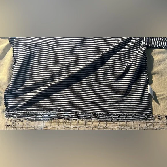 Everlane box-cut long-sleeved shirt with hood - Picture 9 of 12